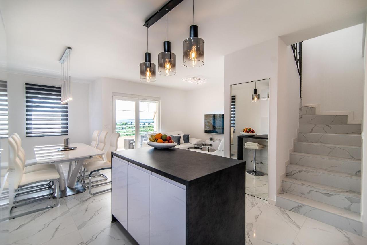 Luxury Apartment Queens Dramalj Exterior foto