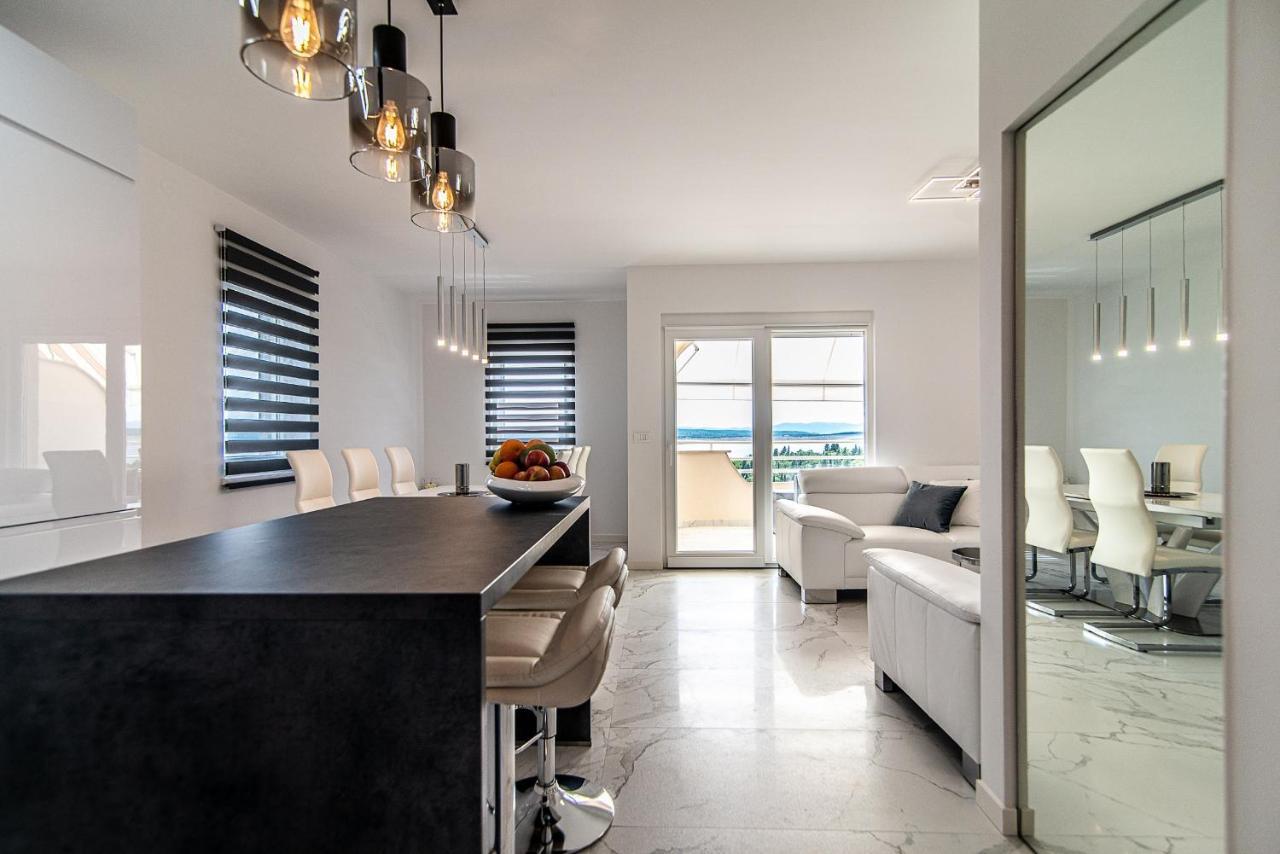 Luxury Apartment Queens Dramalj Exterior foto